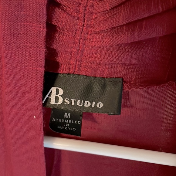 Burgundy light weight jacket size M - Picture 4 of 7